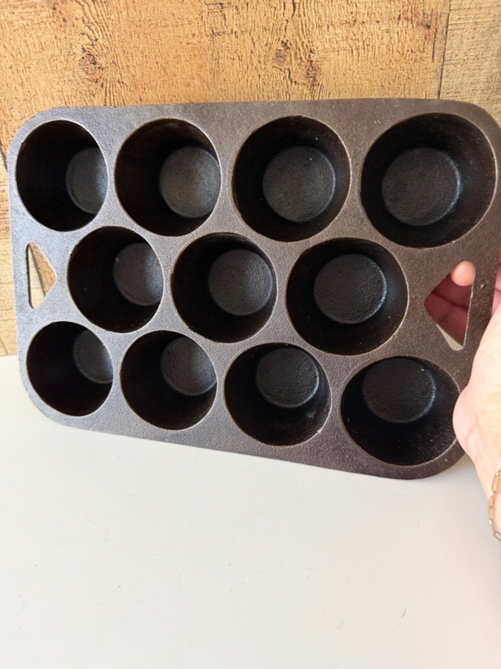 Vintage BSR Cast Iron Biscuit Muffin Pan - Picture 12 of 13